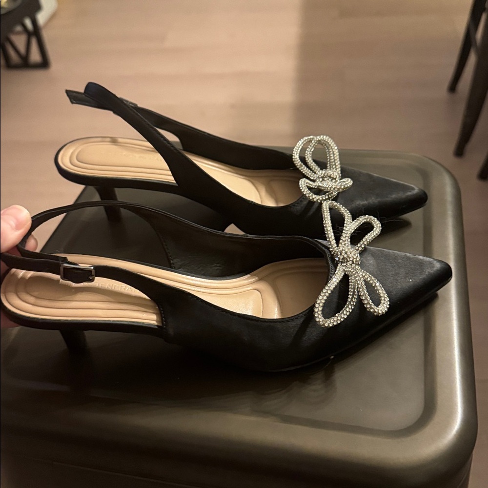 Women's Black Slingback Pointed Toe Pumps with Crystal Bow - Picture 2 of 7